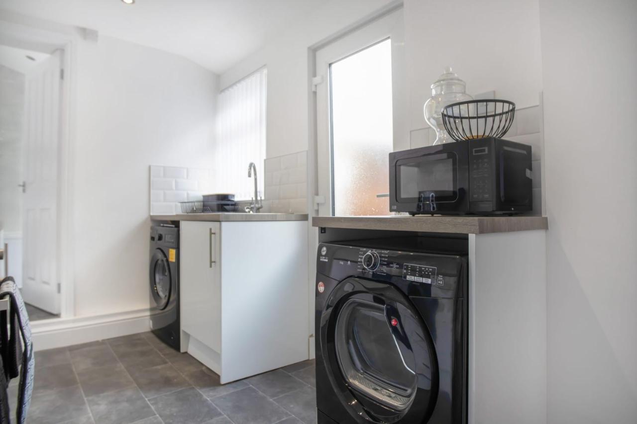 Stunning 4-Bedroom, 2 Bathrooms In Sunderland Sunderland  Exterior photo