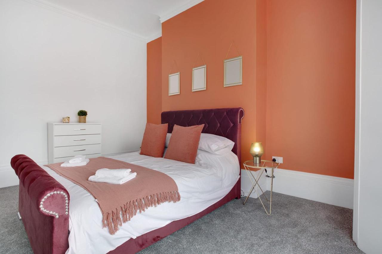 Stunning 4-Bedroom, 2 Bathrooms In Sunderland Sunderland  Exterior photo